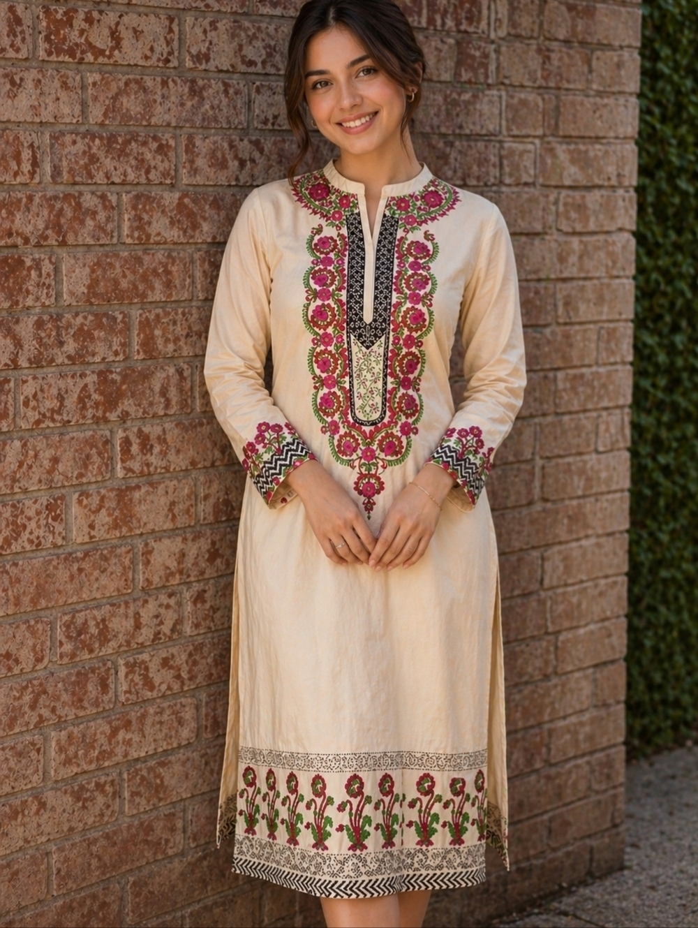 Thredz Cora Karta Beige Cambric Floral Embroidered Dress Women Size Medium